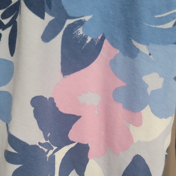 3/$12 Croft & Barrow White and Gray Boxy Long Sleeve Blouse - Picture 5 of 5